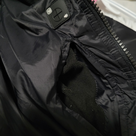 Gotcha Glacier 80% Down Fill Winter Jacket in size Medium - Picture 9 of 9